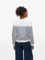 Buzo blanco con rayas horizontales azules y detalle de línea roja con la palabra 'Happiness' bordada en rojo.