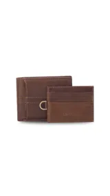 Billetera de cuero color gris con costuras a la vista. Incluye un tarjetero extraíble con visor, doble compartimento para billetes, tarjeteros y bolsillos.