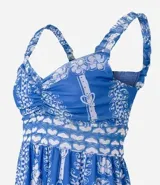 Vestido midi de tule con estampa étnica, escote corazón fruncido y breteles finos.