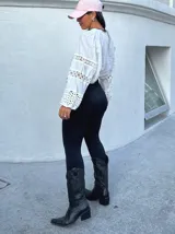 Calza capri negra sin costuras, de microfibra térmica.