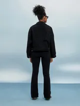 Pantalón de jean negro, de corte Oxford.