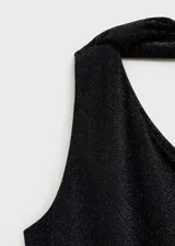 Top negro asimétrico de fiesta con tirante ancho, estilo choker, tejido de lúrex, lazada al cuello y diseño recto.