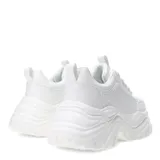 Championes urbanos blancos con plataforma y suela chunky.