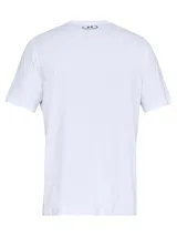 Remera celeste de Under Armour, corte clásico, mangas cortas y logo estampado en el pecho.