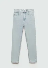 Pantalón de jean celeste, de corte recto, tiro alto y cinco bolsillos.