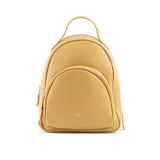 Mochila pequeña de cuero sintético color amarillo, con doble compartimento con cierre, asa de mano y correas regulables.