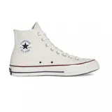 Championes Converse Chuck 70 de caña alta, color blanco hueso, con detalles en rojo y azul en la suela.