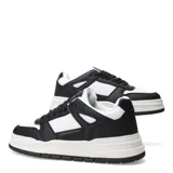 Championes urbanos color beige con detalles en blanco y negro, suela gruesa y cordones negros.