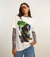 Remera blanca de algodón con estampa de Billie Eilish.