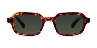 Lentes de sol Dotia de diseño cuadrado con bordes redondeados, montura carey y lentes polarizadas color verde oscuro.