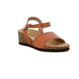 Sandalias de mujer color camel, con plataforma de corcho y tira ancha sobre los dedos.