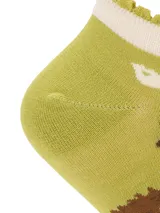 Calcetines tobilleros color verde claro con diseño de erizos marrones y detalles en blanco.