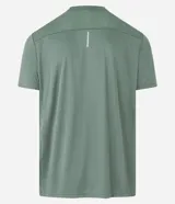 Remera deportiva blanca de poliéster, con cuello redondo, mangas cortas y recortes laterales.