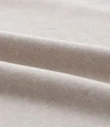 Remera deportiva celeste de poliéster y elastano, con cuello redondo, mangas cortas y tecnología dry fit.