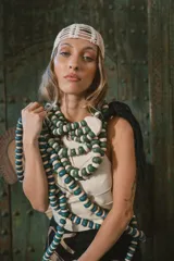 Sombrero tipo bucket color crudo, tejido a crochet.