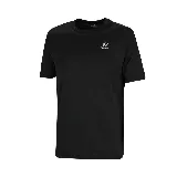 Remera negra de entrenamiento Topper, de corte clásico y manga corta, con logo estampado en el pecho.