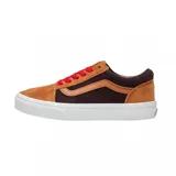 Zapatillas Vans Old Skool color marrón y naranja con cordones rojos y suela blanca.