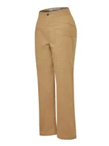 Pantalón de pierna recta color beige, tiro alto, con bolsillos estilo carpintero.