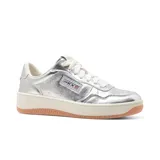 Championes Skechers Sport Court 2.0 para mujer, color plateado, con cordones y capellada de tela tejida con acabado metálico. Cuentan con plantilla acolchada Skechers Air-Cooled Memory Foam y suela de tracción flexible.