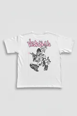 Remera blanca de algodón con estampa en la espalda de un pato con un arma y billetes, y el texto "Vernal Gang". En el frente tiene el logo de la marca.
