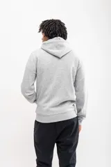 Pantalón jogger de algodón negro, con corte relajado y cinturilla elástica.