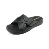 Sandalia de dama color negro, con tiras cruzadas en el empeine, plantilla texturizada y suela con plataforma baja.