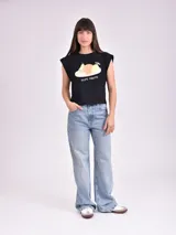 Remera color rosa con estampado de palmeras y texto "Sur la Cote D'Azur France Saint Jean Cap Ferrat".
