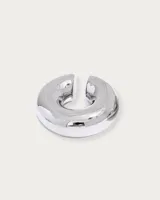 Ear cuff plateado de acero quirúrgico hipoalergénico.