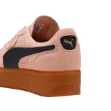 Championes Puma Palermo Elevata, color negro con franja blanca y suela marrón.