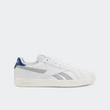 Championes Reebok Classics Court Retro blancos con detalles en gris y azul.