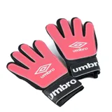Guantes de golero de Umbro, diseñados ergonómicamente con palma acolchada para mejorar el agarre y absorber impactos.