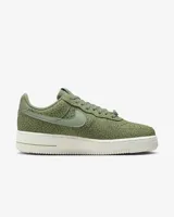 Championes Nike Air Force 1 ´07 PRM de mujer, color verde con estampado Safari y detalles en relieve.