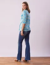 Blusa de algodón estampado, marca Ruby Rd. Escote en V cruzado y mangas 3/4.