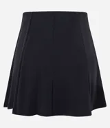 Short pollera marrón de punto roma con cintura elástica y recortes verticales.