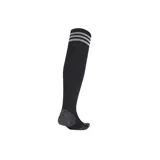 Medias de fútbol Adidas negras con tres rayas horizontales grises en la parte superior y logo de la marca en el frente.