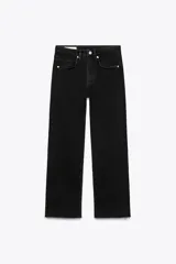 Pantalón de jean negro de tiro alto, corte cropped flare y cinco bolsillos.