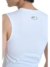 Musculosa blanca Under Armour HeatGear de compresión, sin mangas y con logo en el pecho.