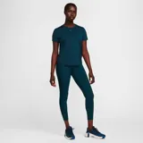 Remera deportiva azul de mujer, marca Nike, modelo One Classic Dri-Fit Top.