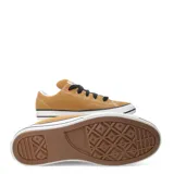 Championes Converse Chuck Taylor Puff unisex, color marrón con detalles en amarillo mostaza.