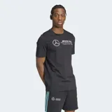 Remera negra de algodón con cuello redondo y logo del equipo Mercedes AMG Petronas Formula One Team estampado en el pecho.