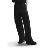 Pantalón negro de corte ancho con bolsillos cargo laterales y logo de Nike bordado en blanco.