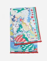 Pareo rectangular de algodón con estampado de flores, formas geométricas y texto en colores celeste, azul, verde, rojo y amarillo.