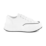 Championes blancos de cuero sintético con plataforma y cordones.