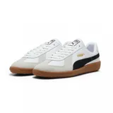 Championes Puma Army Trainer blancos con detalles en negro y gamuza gris. Suela de goma color caramelo.