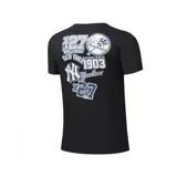 Remera verde agua con el logo de la MLB y el logo de los New York Yankees estampado en el frente.