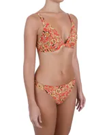 Top de bikini con estampado floral en tonos naranja, amarillo y marrón, con corte triangular y tirantes regulables.