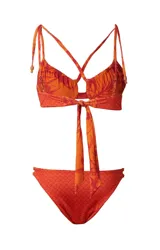 Bikini de dos piezas con estampado de hojas tropicales en tonos naranja y rojo. El corpiño es tipo top con breteles finos cruzados en la espalda. La bombacha es de corte clásico con tiras laterales dobles.