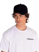 Gorro negro con logo CAT bordado en el frente, visera curva y banda elástica de ajuste.