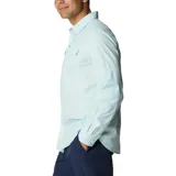 Camisa de manga larga color bordó con tecnología Omni-Shade Upf 50 Sun Protection y Omni-Wick. Cuenta con ventilación, mangas enrollables con soportes para lengüetas y dos bolsillos frontales con solapa.
