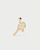 Aro colgante dorado con forma de raqueta de tenis y pelota con incrustaciones de circonitas.